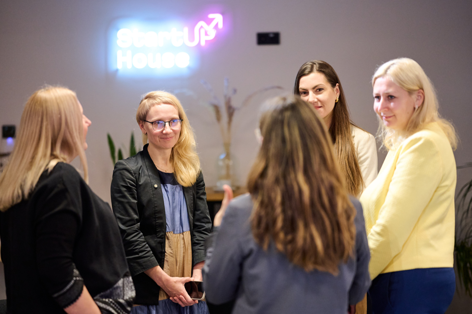 Attēlā pasākuma dalībnieki un lektori