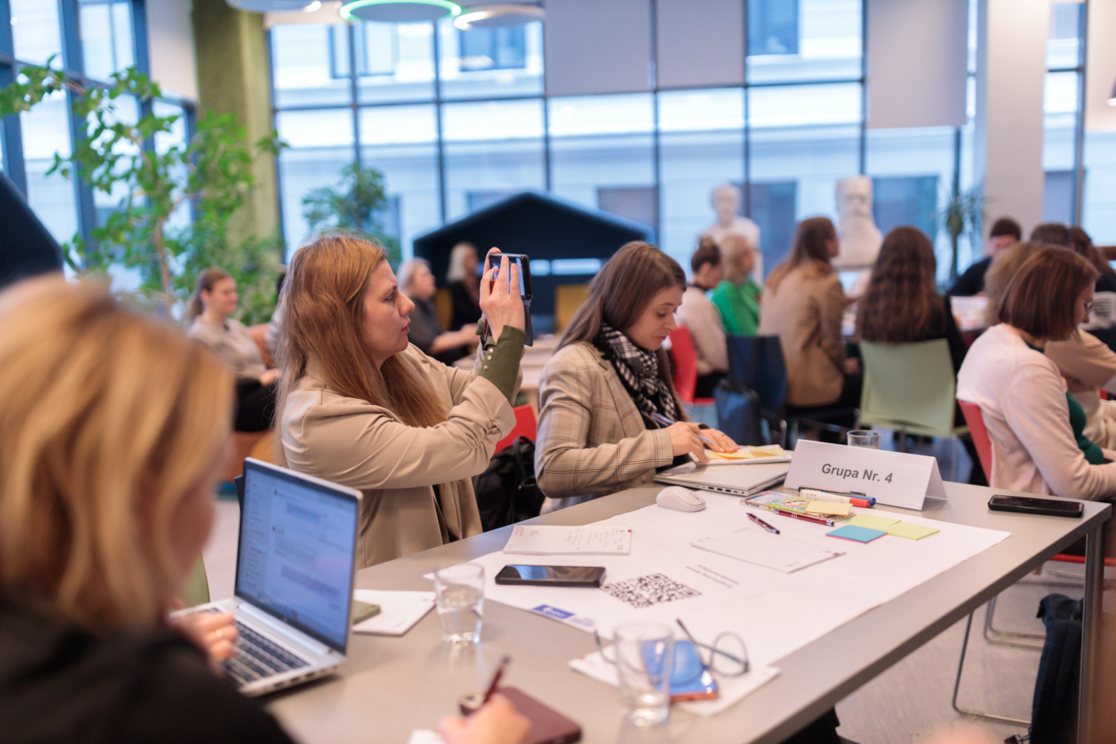 Cieņpilnā līderība: stratēģija, kultūra un efektivitāte