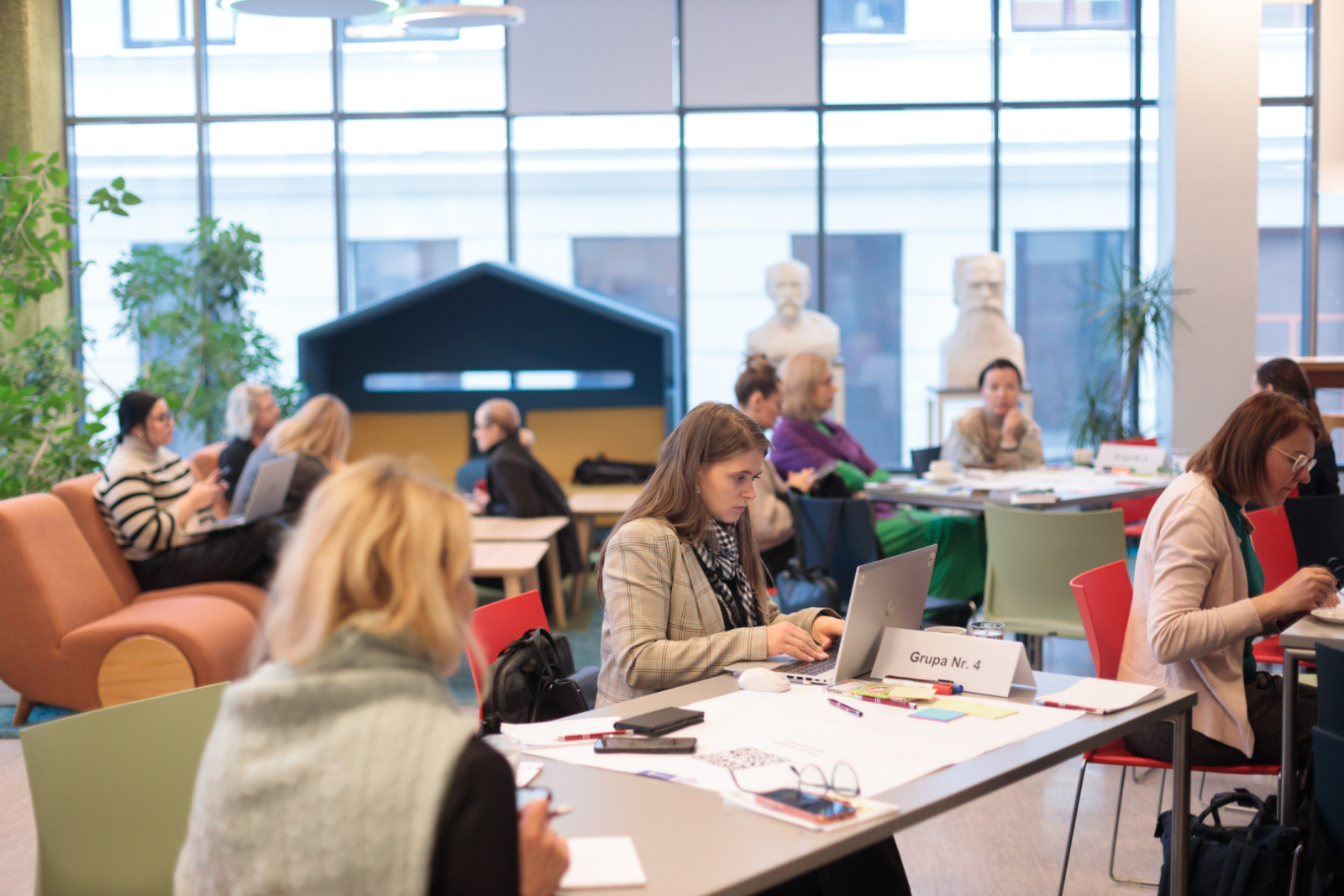 Cieņpilnā līderība: stratēģija, kultūra un efektivitāte