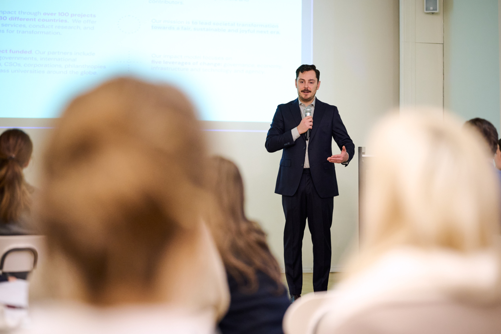 Humble Governance (Cieņpilnās pārvaldības)