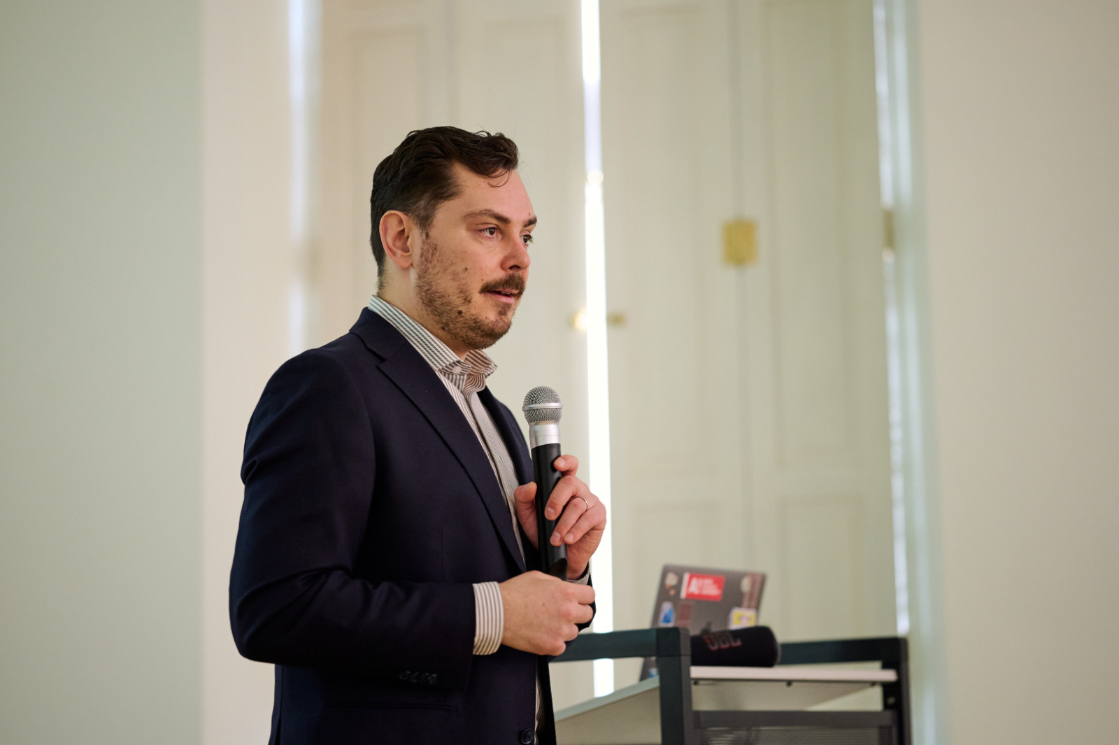 Humble Governance (Cieņpilnās pārvaldības)