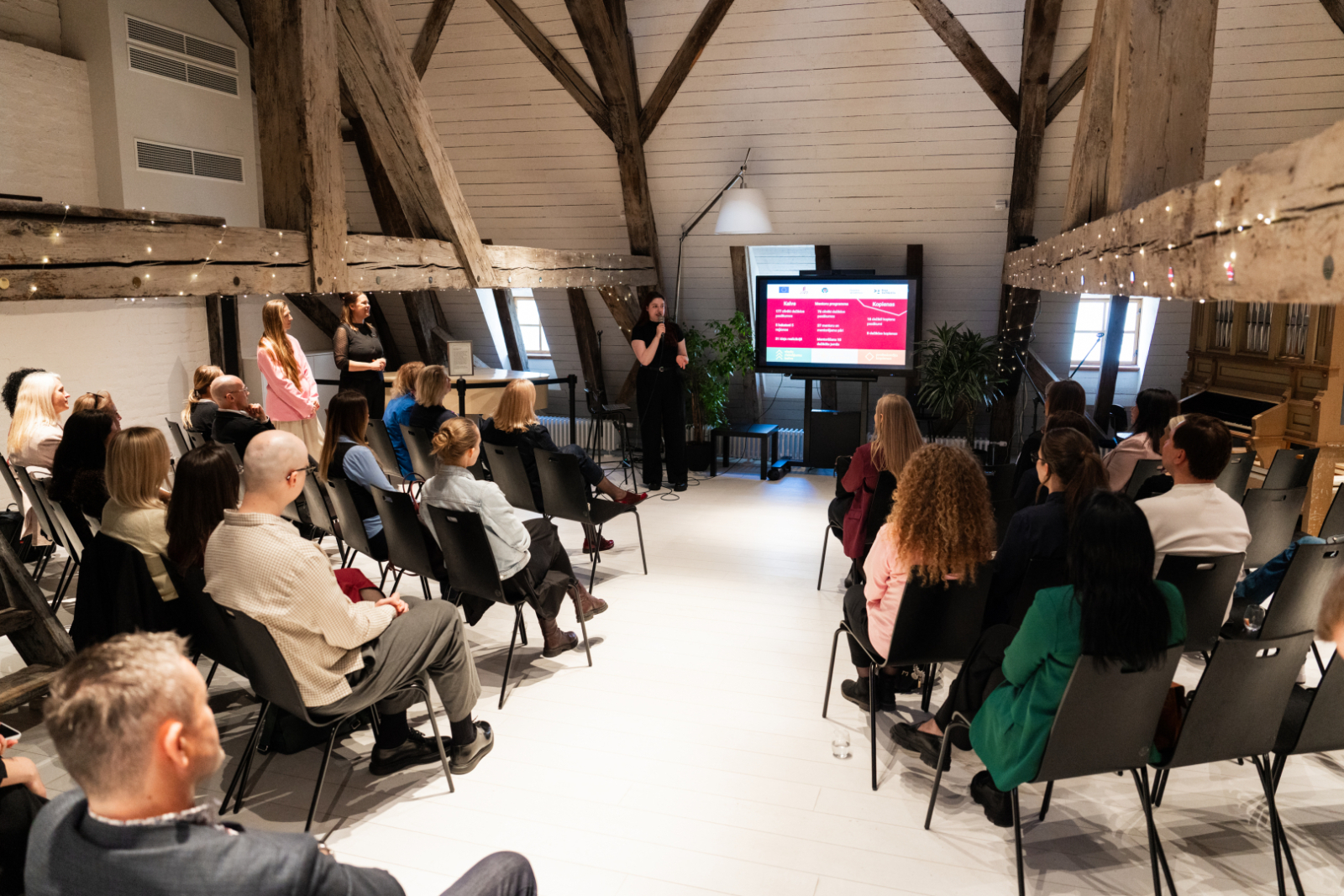 DigiTilts Profesionāļu kopienu un mentoru programmas izlaidums