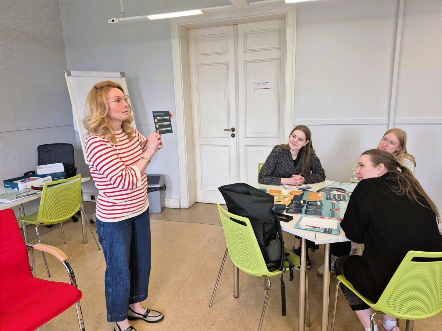 Pasniedzēja un mācību dalībnieki