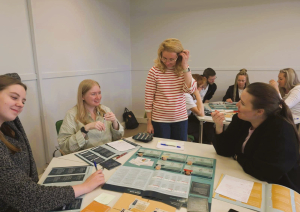 Mācību dalībnieku grupu darbs un pasniedzēja